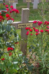 Le Cateau Military Cemetery - Kujanow, Michael